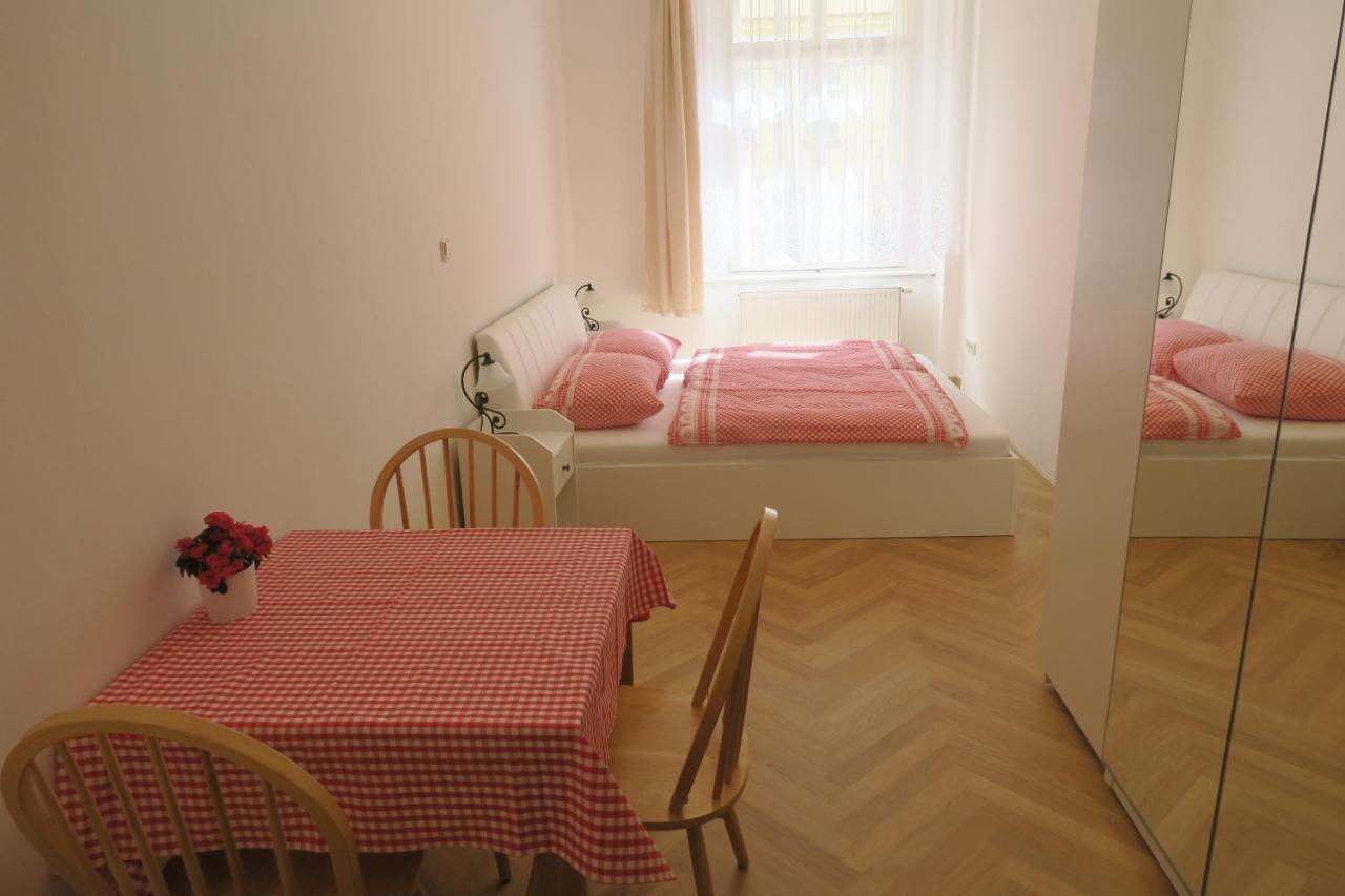 Apartments Near Lesser Town Prag Dış mekan fotoğraf